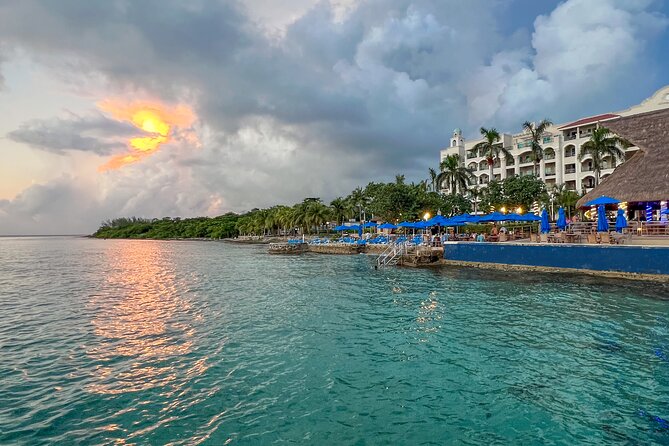Money Bar Day Pass with Snorkel and Mexican Lunch